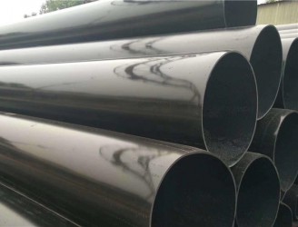 聚乙烯外護管是以高密度聚乙烯（HDPE）為原料，采用先進的設備和工藝進行生產，產品質量嚴格執行GB/T29047-2012標準。具有機械強度高、耐沖擊、耐環境應力開裂、耐腐蝕、耐低溫、易焊接、易施工、